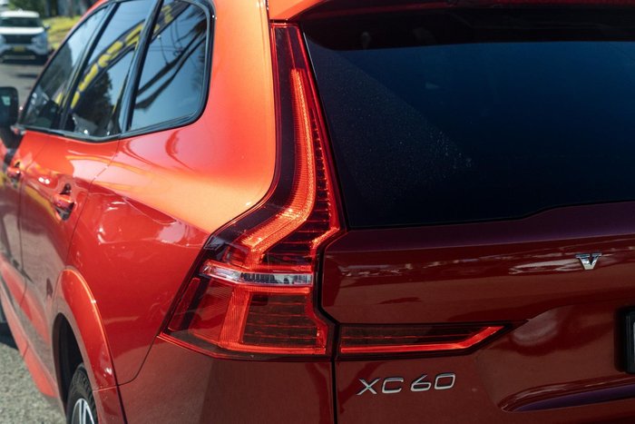 2022 Volvo XC60 Recharge Ultimate T8 Plug-In Hybrid