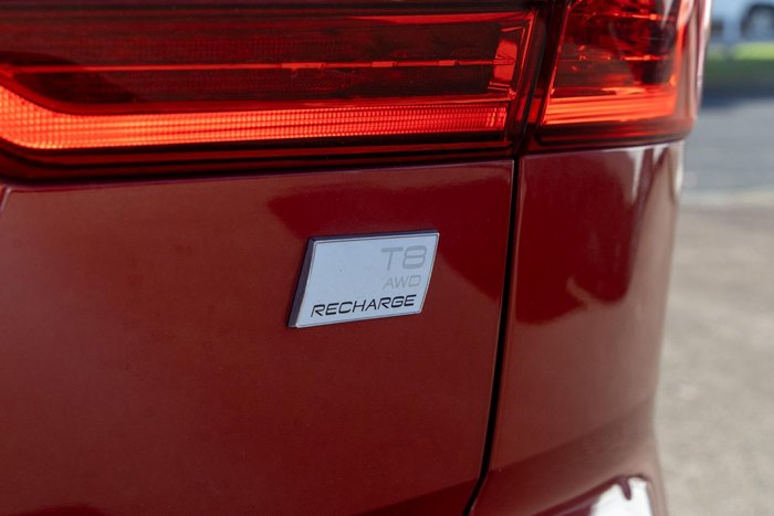 2022 Volvo XC60 Recharge Ultimate T8 Plug-In Hybrid