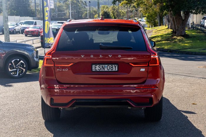 2022 Volvo XC60 Recharge Ultimate T8 Plug-In Hybrid