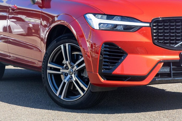 2022 Volvo XC60 Recharge Ultimate T8 Plug-In Hybrid