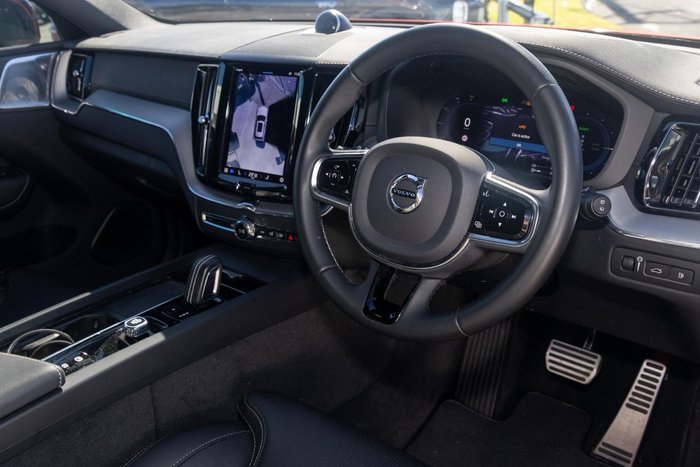 2022 Volvo XC60 Recharge Ultimate T8 Plug-In Hybrid