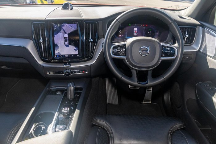 2022 Volvo XC60 Recharge Ultimate T8 Plug-In Hybrid