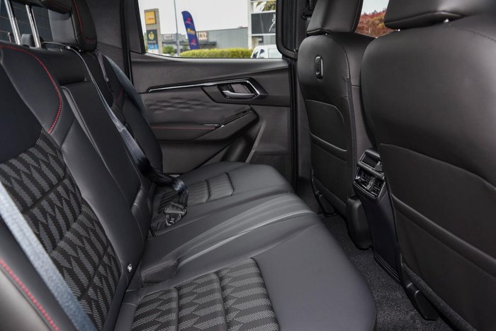 2025 Isuzu D-MAX X-TERRAIN MY24 4X4 Dual Range