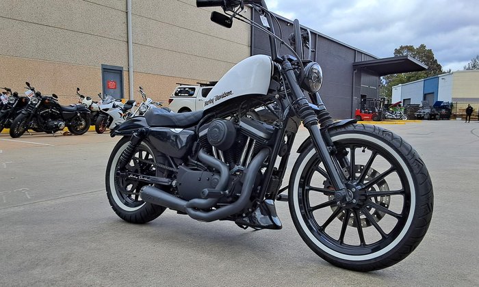 2012 Harley-Davidson Iron 883 (XL883N) Sportster Black