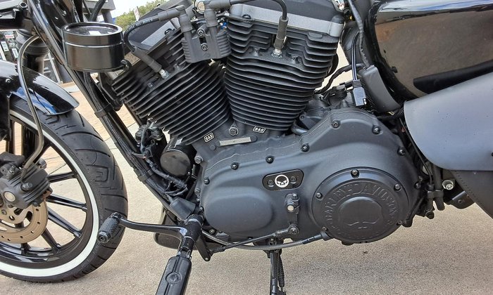 2012 Harley-Davidson Iron 883 (XL883N) Sportster Black