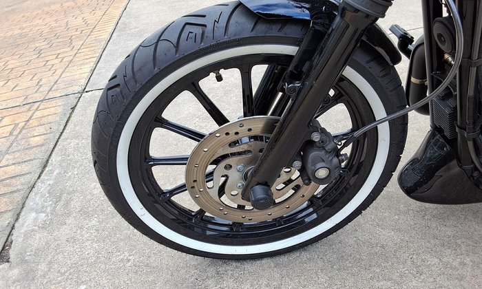 2012 Harley-Davidson Iron 883 (XL883N) Sportster Black