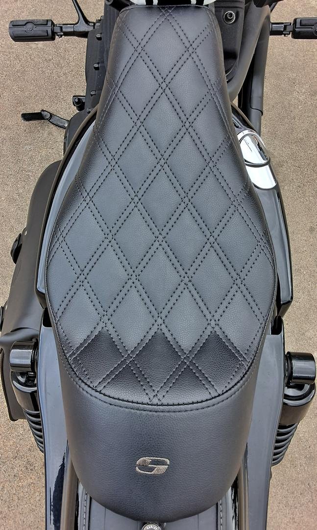 2012 Harley-Davidson Iron 883 (XL883N) Sportster Black
