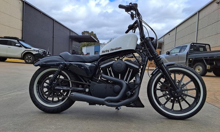 2012 Harley-Davidson Iron 883 (XL883N) Sportster Black
