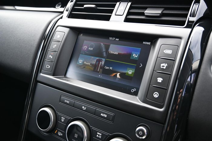 2017 Land Rover Discovery TD6 SE