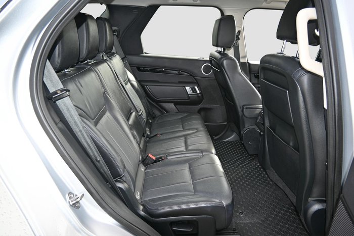 2017 Land Rover Discovery TD6 SE