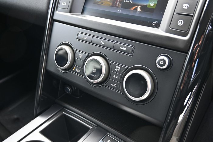 2017 Land Rover Discovery TD6 SE