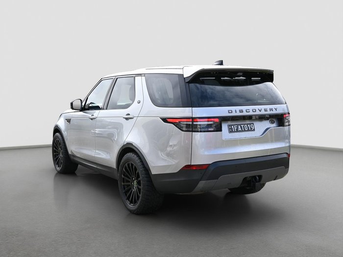 2017 Land Rover Discovery TD6 SE