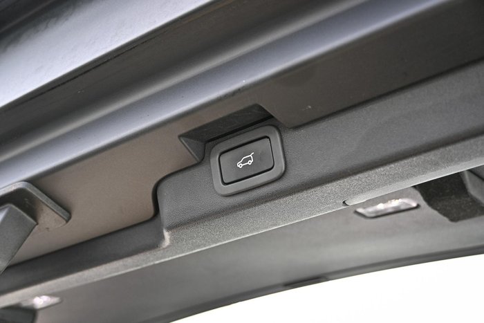 2017 Land Rover Discovery TD6 SE