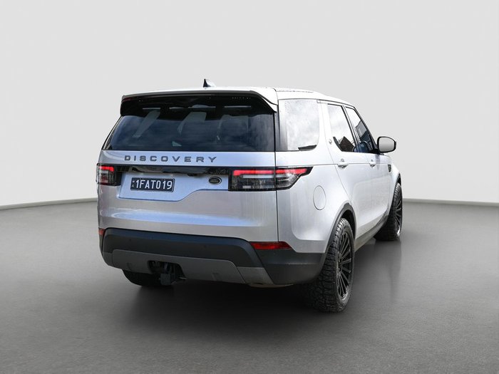 2017 Land Rover Discovery TD6 SE