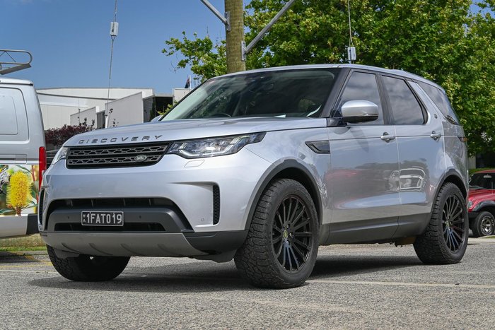 2017 Land Rover Discovery TD6 SE