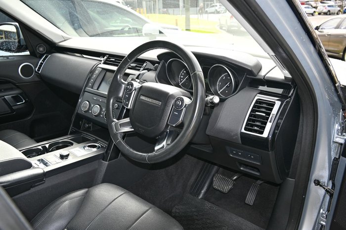 2017 Land Rover Discovery TD6 SE