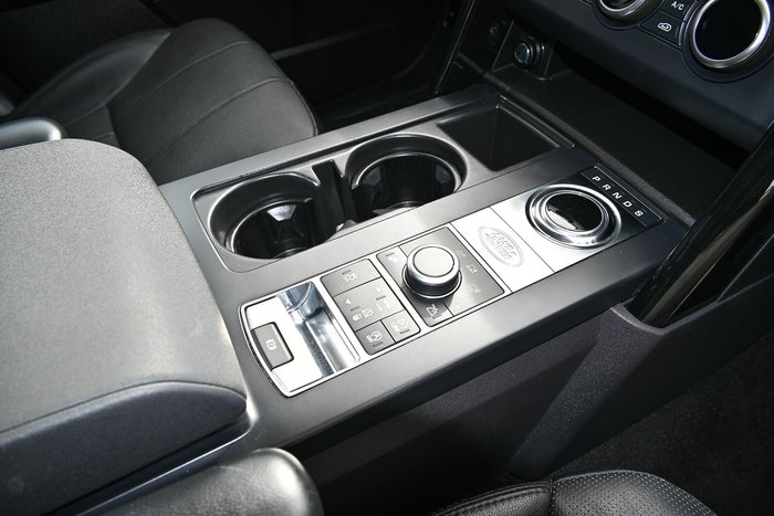 2017 Land Rover Discovery TD6 SE