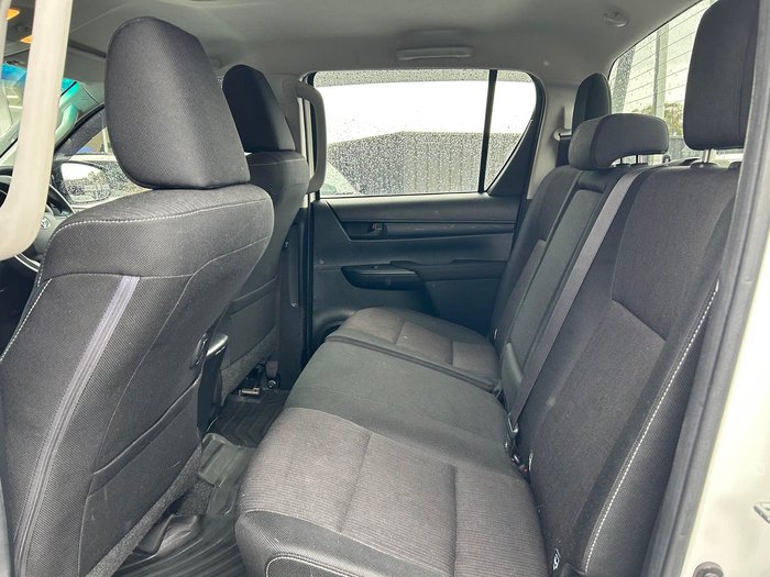 2016 Toyota Hilux SR