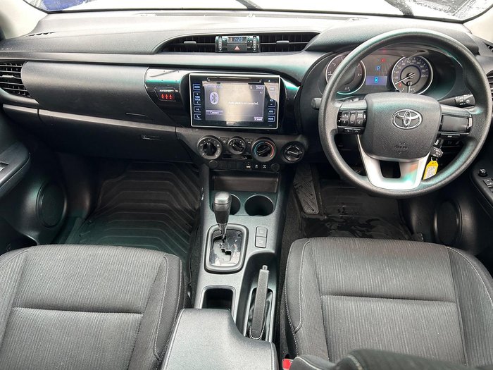 2016 Toyota Hilux SR