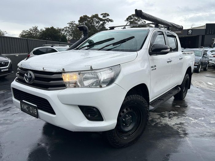 2016 Toyota Hilux SR