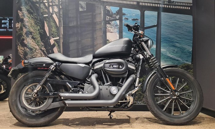 2011 Harley-Davidson Iron 883 (XL883N) Sportster Black