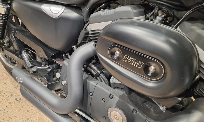 2011 Harley-Davidson Iron 883 (XL883N) Sportster Black