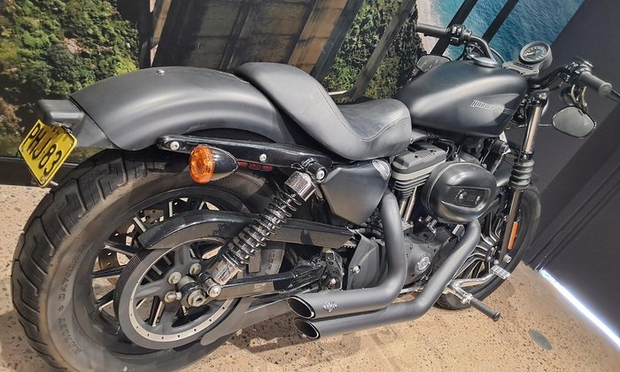 2011 Harley-Davidson Iron 883 (XL883N) Sportster Black