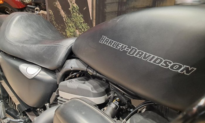 2011 Harley-Davidson Iron 883 (XL883N) Sportster Black