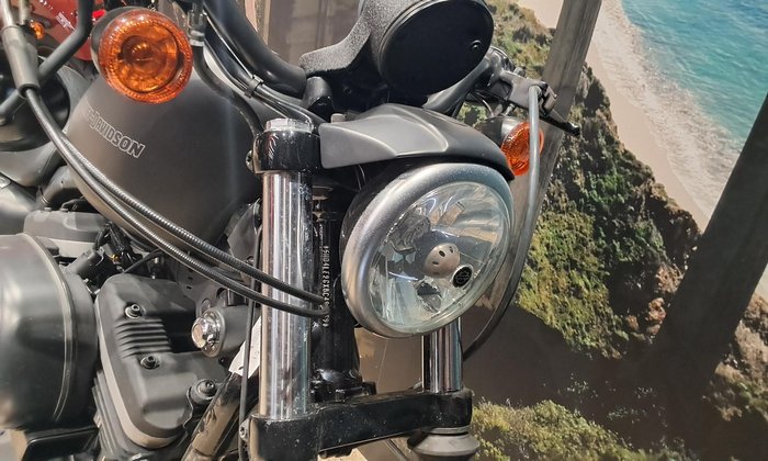2011 Harley-Davidson Iron 883 (XL883N) Sportster Black
