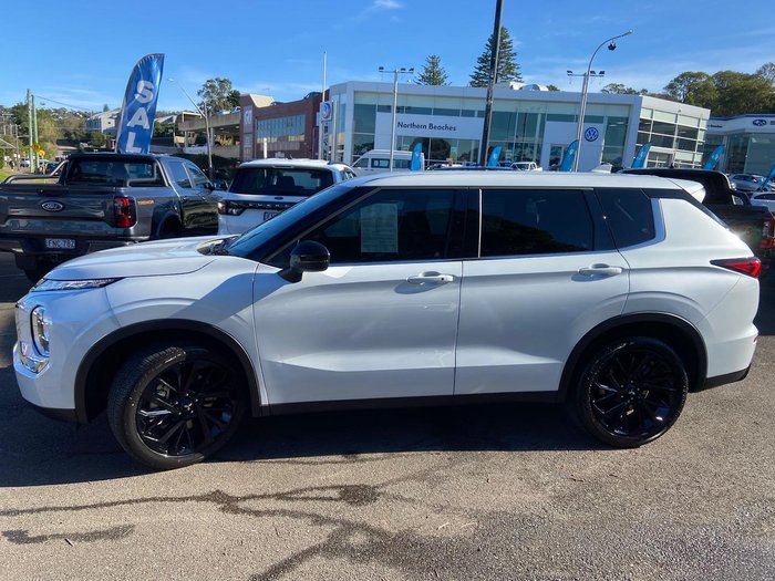 2024 Mitsubishi Outlander Black Edition