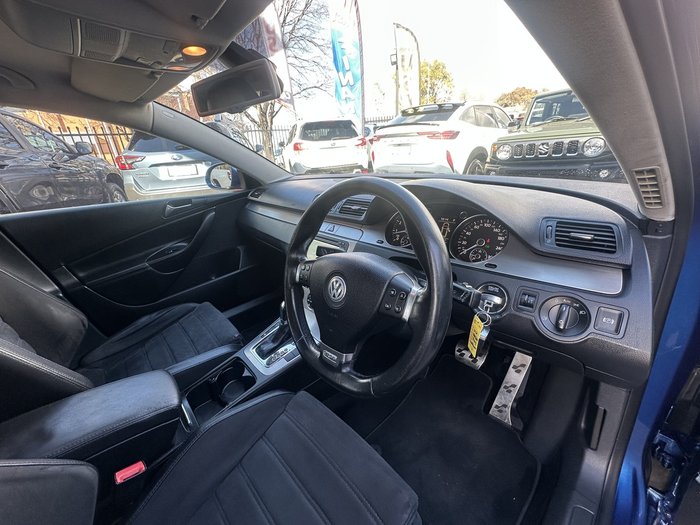 2009 Volkswagen Passat R36