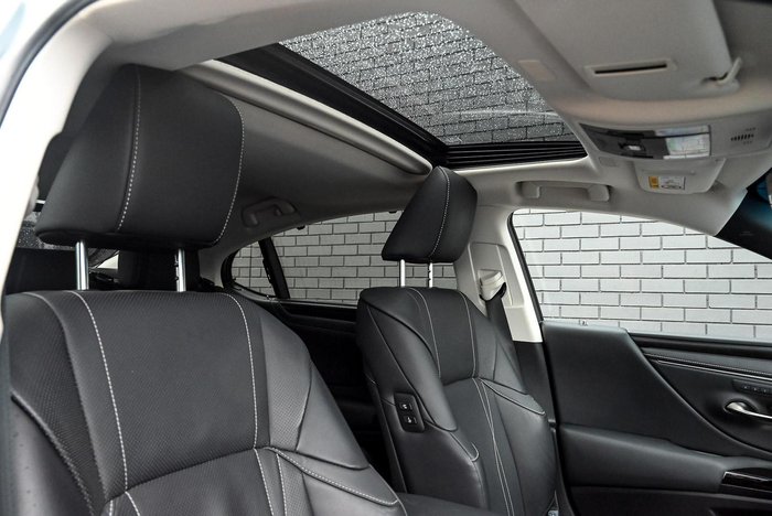 2023 Lexus ES 300h Sports Luxury