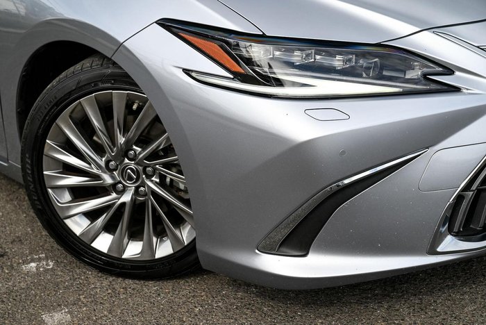2023 Lexus ES 300h Sports Luxury