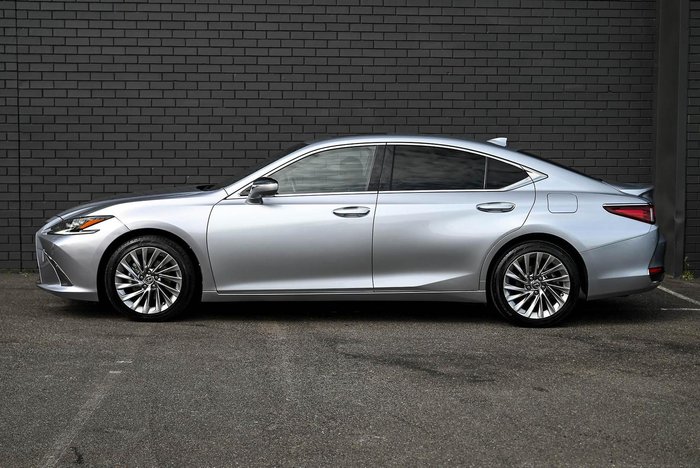 2023 Lexus ES 300h Sports Luxury