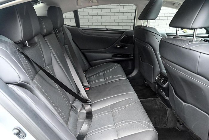 2023 Lexus ES 300h Sports Luxury