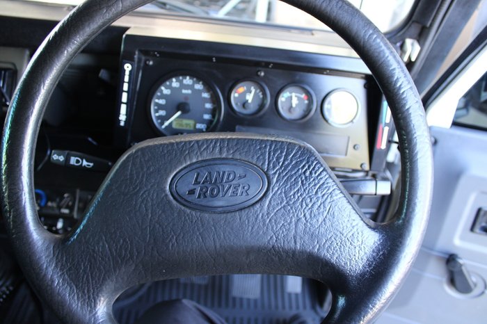 2000 Land Rover Defender