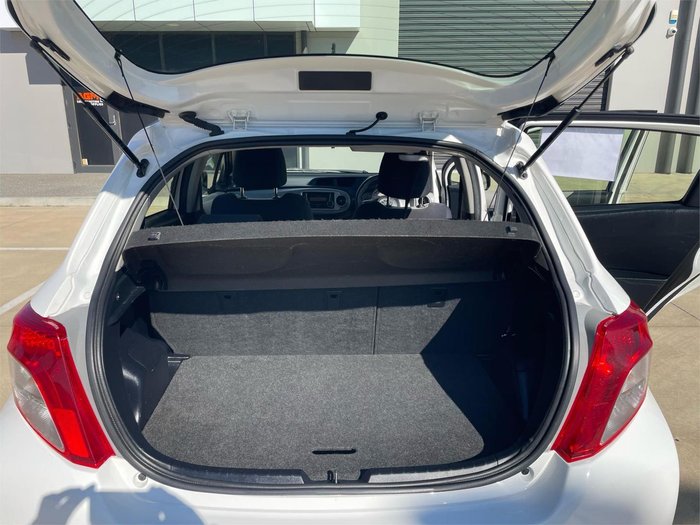 2013 Toyota Yaris YR NCP130R Glacier White