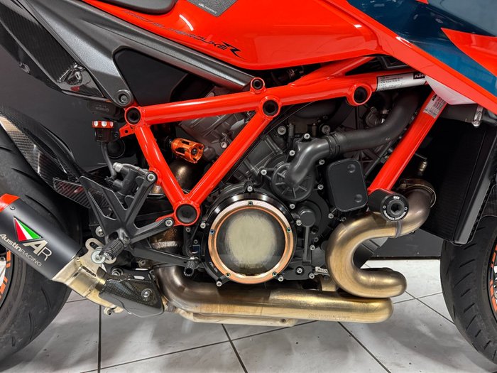 2021 KTM 1290 SUPER DUKE R Orange