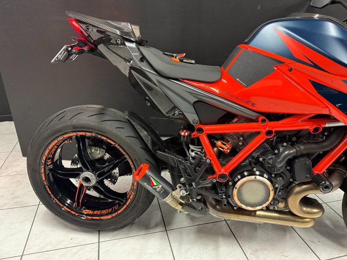 2021 KTM 1290 SUPER DUKE R Orange
