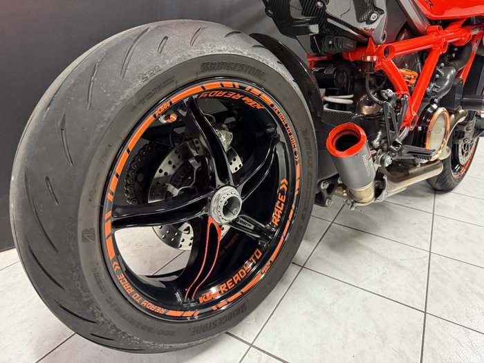 2021 KTM 1290 SUPER DUKE R Orange