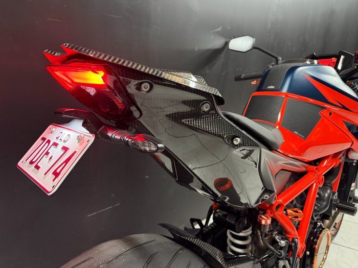 2021 KTM 1290 SUPER DUKE R Orange