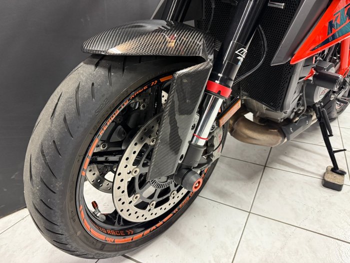 2021 KTM 1290 SUPER DUKE R Orange