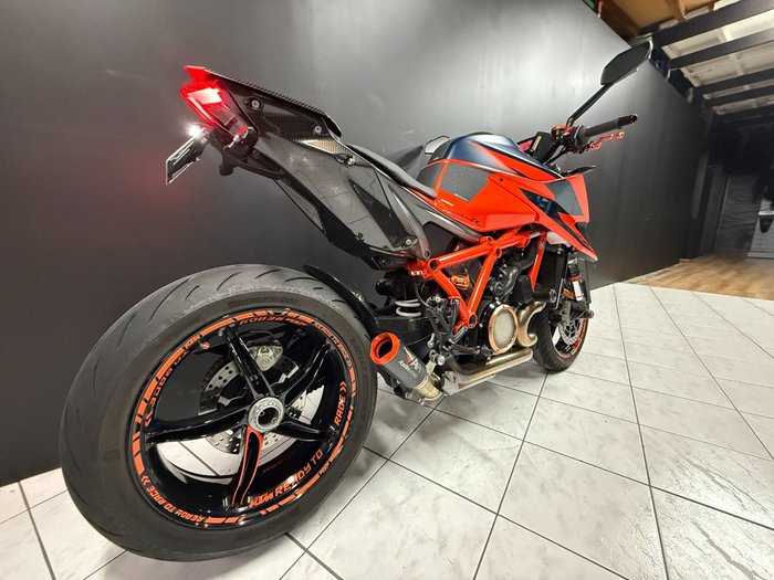 2021 KTM 1290 SUPER DUKE R Orange
