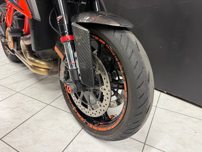 2021 KTM 1290 SUPER DUKE R Orange