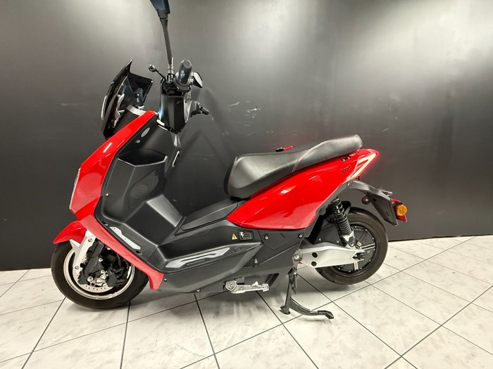 2021 BENZINA ZERO SPORT Red