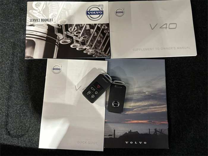 2017 Volvo V40 T5 R-Design