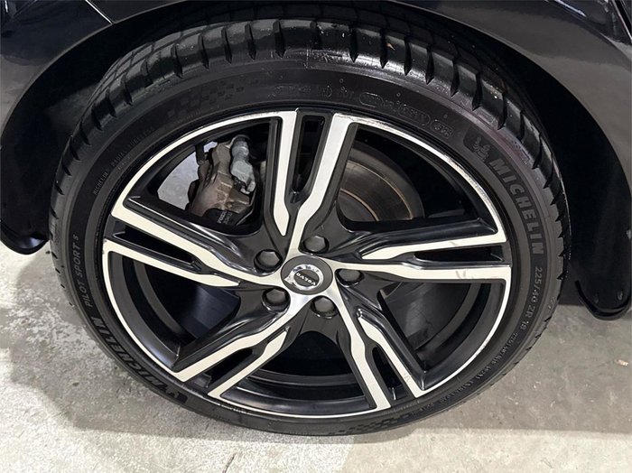 2017 Volvo V40 T5 R-Design