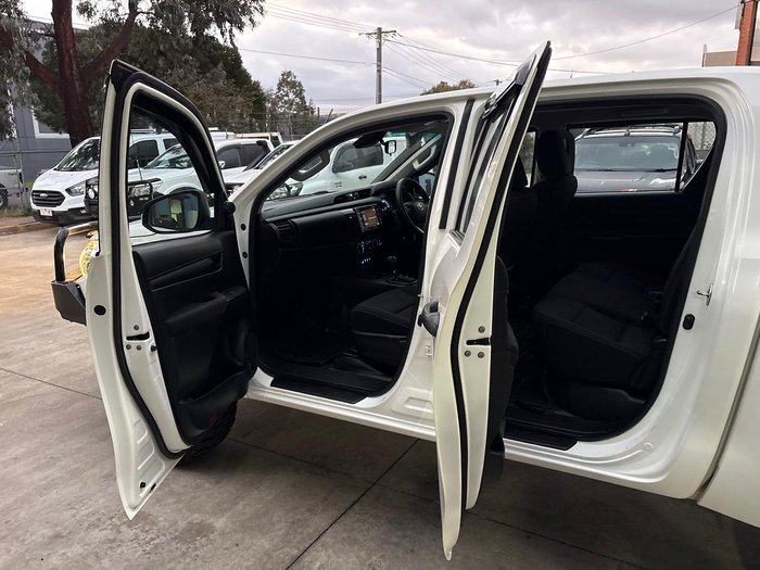 2019 Toyota Hilux SR
