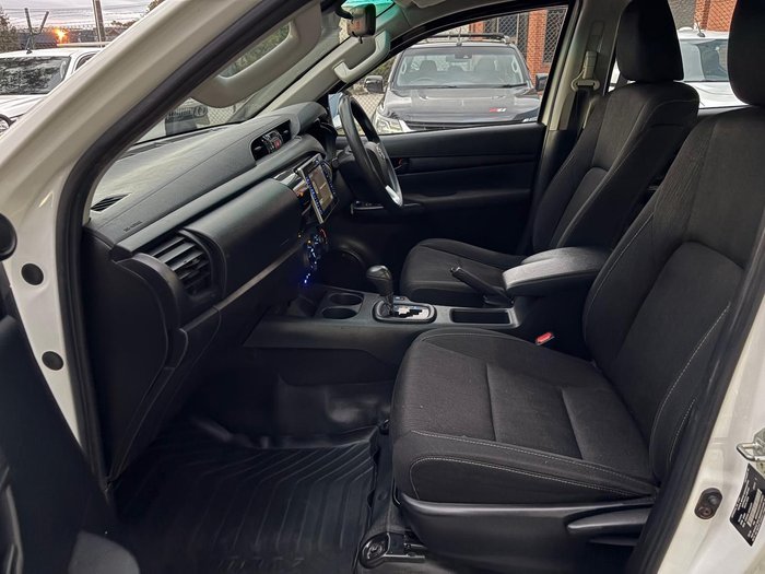 2019 Toyota Hilux SR