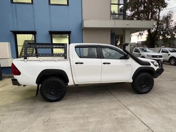 2019 Toyota Hilux SR